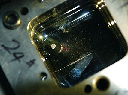 <a href='http://m.qysr.cn/product/3.htm' class='text_a'>模具激光焊機</a>修復鏡面模具效果